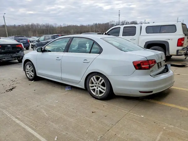 3VW2B7AJ3HM324522 2017 VOLKSWAGEN JETTA - Image 2