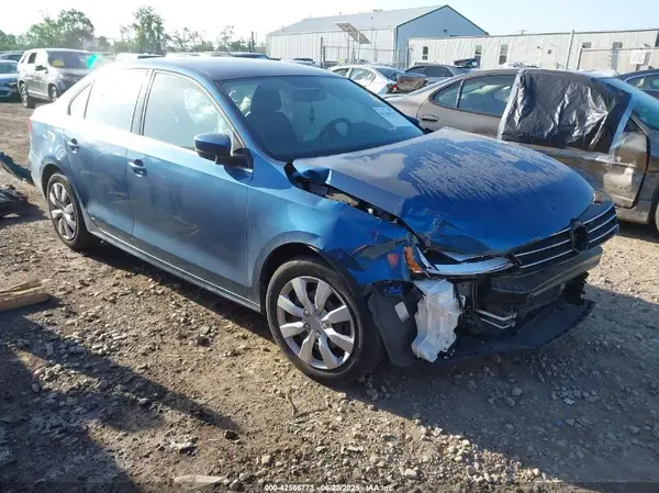 3VW2B7AJ3HM326366 2017 VOLKSWAGEN JETTA - Image 1
