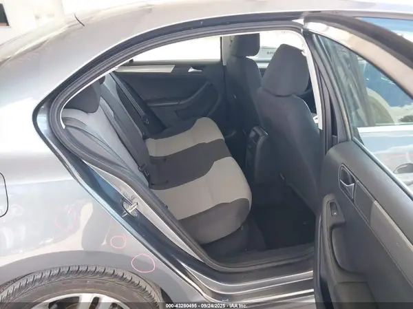3VW2B7AJ3HM343409 2017 VOLKSWAGEN JETTA - Image 8