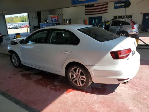 3VW2B7AJ3HM347430 2017 VOLKSWAGEN JETTA - Image 2