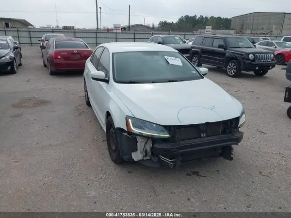 3VW2B7AJ3HM349002 2017 VOLKSWAGEN JETTA - Image 1