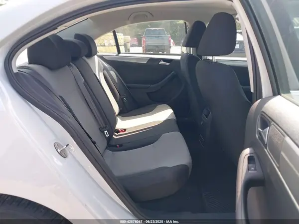 3VW2B7AJ3HM355088 2017 VOLKSWAGEN JETTA - Image 8