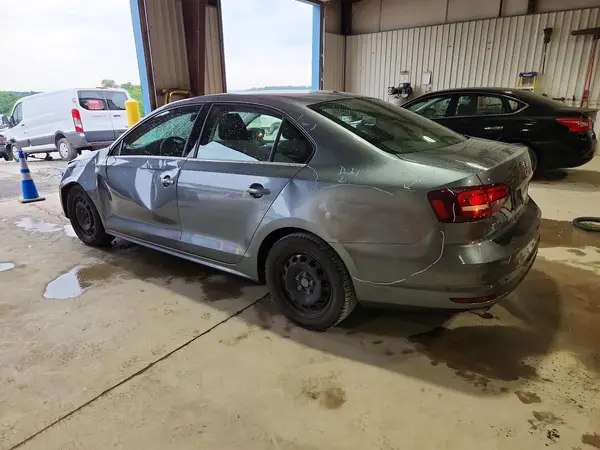 3VW2B7AJ3HM356953 2017 VOLKSWAGEN JETTA - Image 2