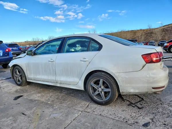 3VW2B7AJ3HM375860 2017 VOLKSWAGEN JETTA - Image 2
