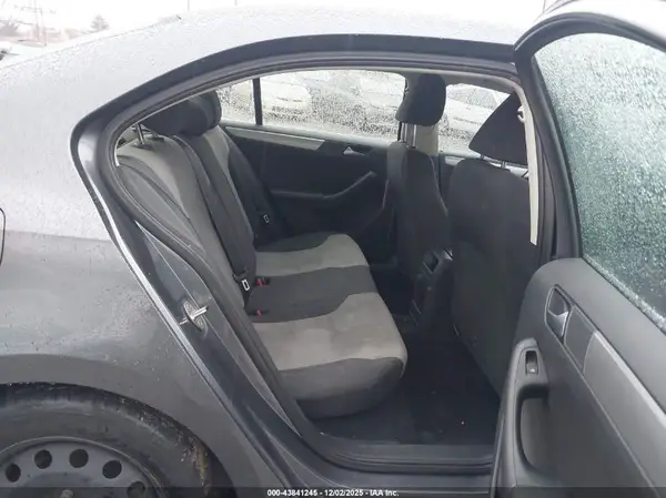 3VW2B7AJ3HM377513 2017 VOLKSWAGEN JETTA - Image 8