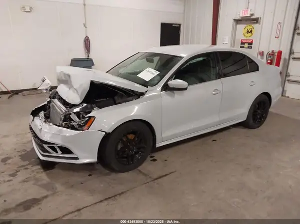 3VW2B7AJ3HM379570 2017 VOLKSWAGEN JETTA - Image 2