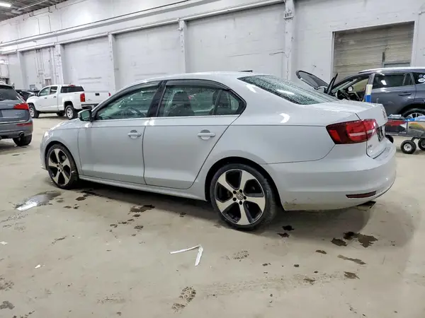3VW2B7AJ3HM379987 2017 VOLKSWAGEN JETTA - Image 2
