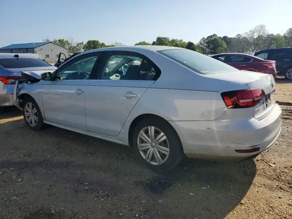 3VW2B7AJ3HM380010 2017 VOLKSWAGEN JETTA - Image 2