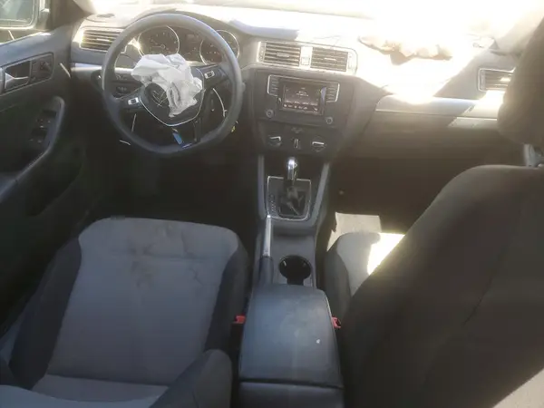 3VW2B7AJ3HM380010 2017 VOLKSWAGEN JETTA - Image 8