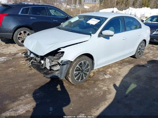 3VW2B7AJ3HM388320 2017 VOLKSWAGEN JETTA - Image 2