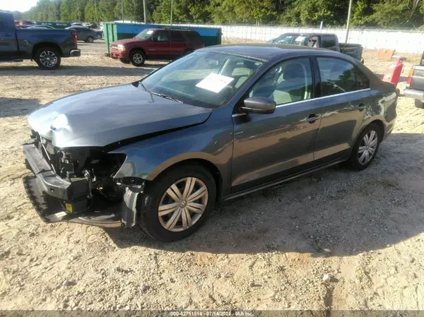 3VW2B7AJ3HM391833 2017 VOLKSWAGEN JETTA - Image 2