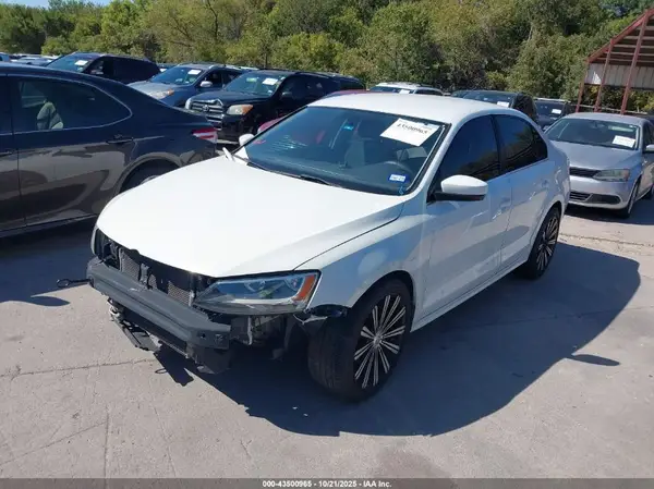 3VW2B7AJ3HM395798 2017 VOLKSWAGEN JETTA - Image 2