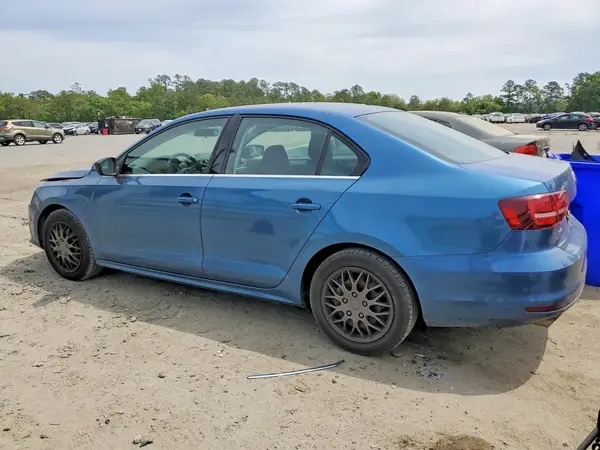 3VW2B7AJ3HM396417 2017 VOLKSWAGEN JETTA - Image 2