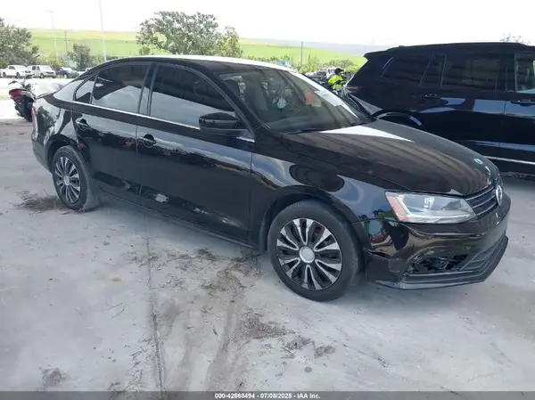 3VW2B7AJ3HM397535 2017 VOLKSWAGEN JETTA - Image 1