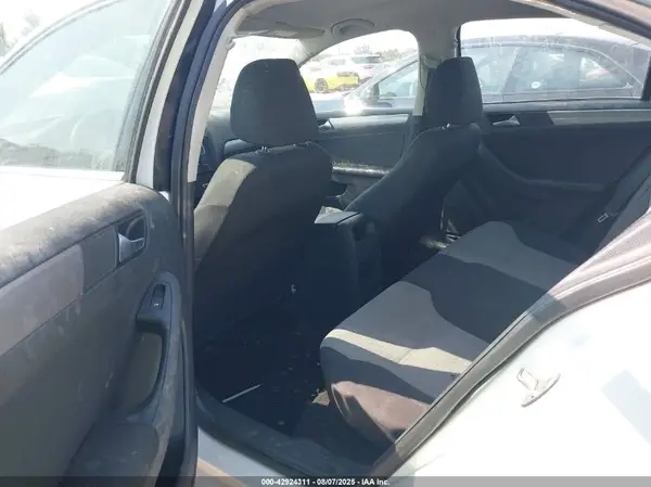 3VW2B7AJ3HM400966 2017 VOLKSWAGEN JETTA - Image 8