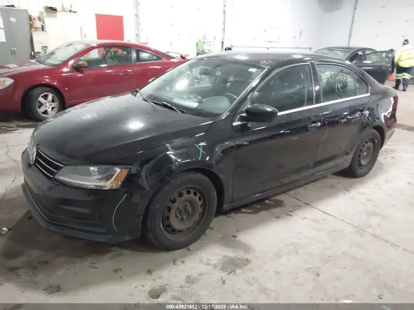 3VW2B7AJ3HM411207 2017 VOLKSWAGEN JETTA - Image 2