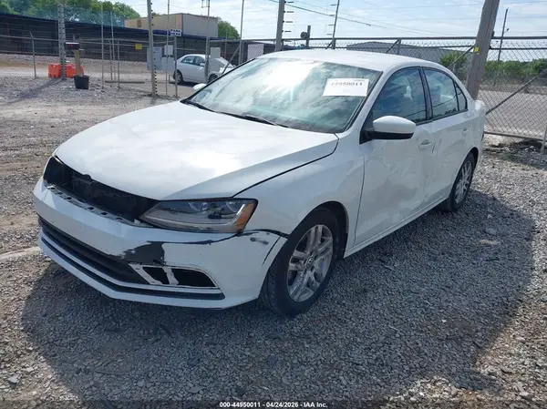 3VW2B7AJ3JM203933 2018 VOLKSWAGEN JETTA - Image 2