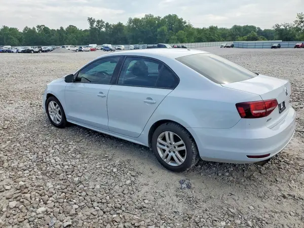 3VW2B7AJ3JM215242 2018 VOLKSWAGEN JETTA - Image 2