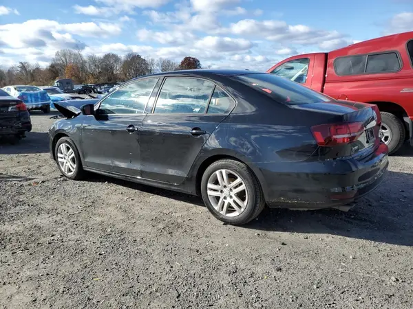 3VW2B7AJ3JM218108 2018 VOLKSWAGEN JETTA - Image 2