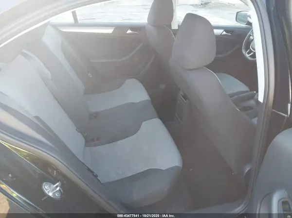3VW2B7AJ3JM229366 2018 VOLKSWAGEN JETTA - Image 8