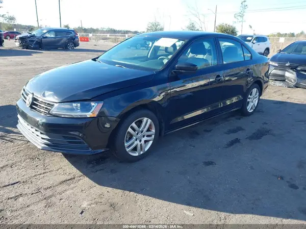 3VW2B7AJ3JM231909 2018 VOLKSWAGEN JETTA - Image 2