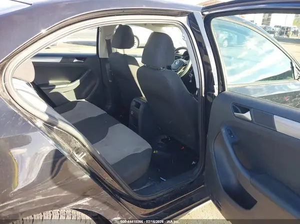 3VW2B7AJ3JM231909 2018 VOLKSWAGEN JETTA - Image 8
