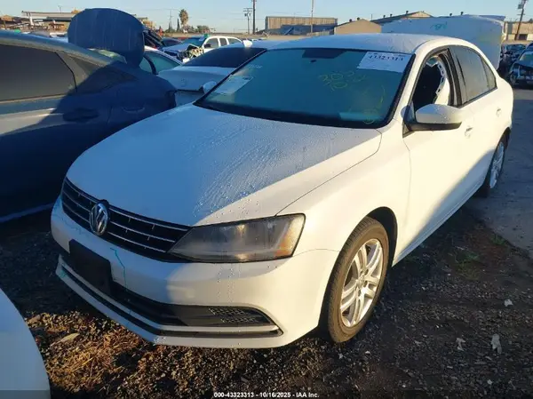 3VW2B7AJ3JM233644 2018 VOLKSWAGEN JETTA - Image 2