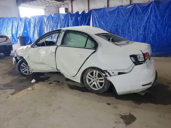 3VW2B7AJ3JM233742 2018 VOLKSWAGEN JETTA - Image 2
