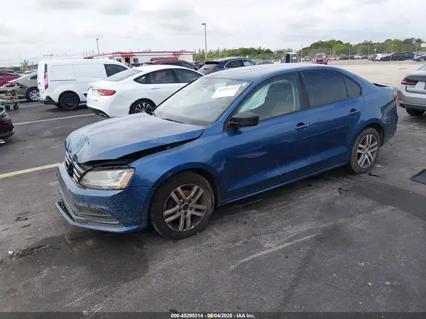 3VW2B7AJ3JM240397 2018 VOLKSWAGEN JETTA - Image 2