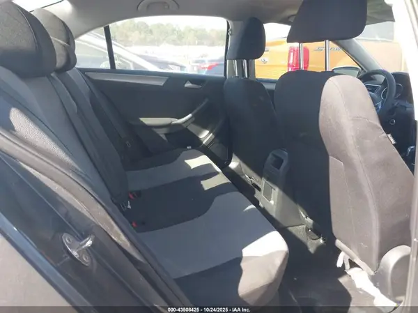 3VW2B7AJ3JM257491 2018 VOLKSWAGEN JETTA - Image 8