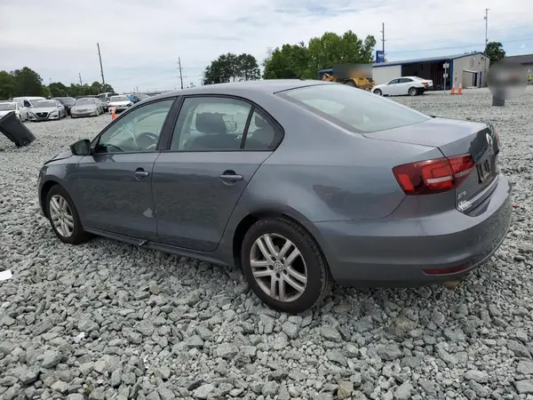 3VW2B7AJ3JM258379 2018 VOLKSWAGEN JETTA - Image 2