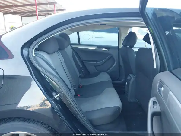 3VW2B7AJ3JM259175 2018 VOLKSWAGEN JETTA - Image 8