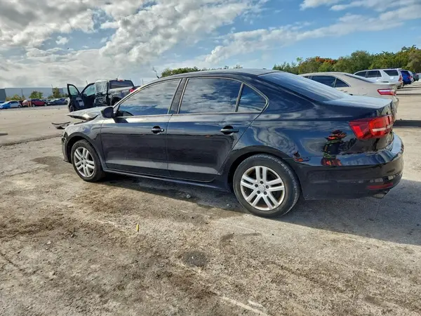 3VW2B7AJ3JM260696 2018 VOLKSWAGEN JETTA - Image 2