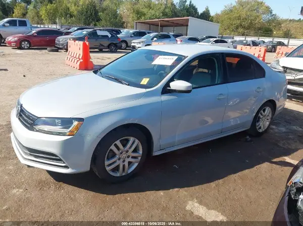 3VW2B7AJ3JM262299 2018 VOLKSWAGEN JETTA - Image 2