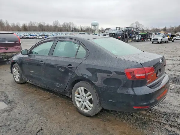 3VW2B7AJ3JM262674 2018 VOLKSWAGEN JETTA - Image 2
