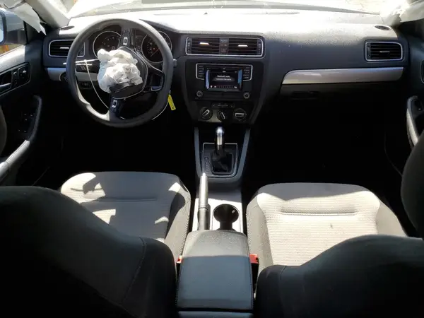 3VW2B7AJ3JM263002 2018 VOLKSWAGEN JETTA - Image 8