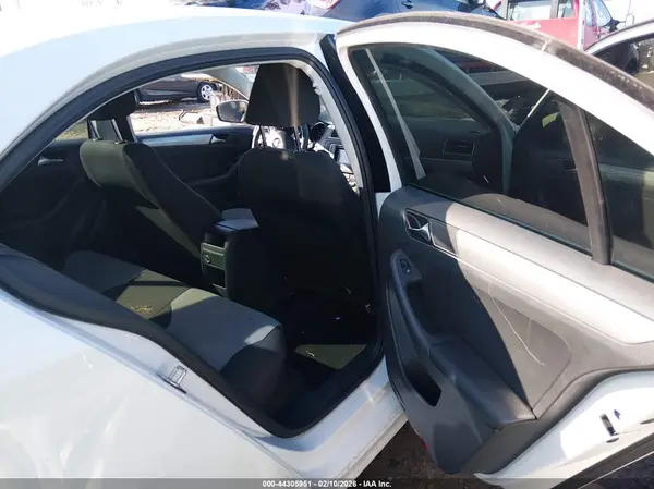 3VW2B7AJ4HM207824 2017 VOLKSWAGEN JETTA - Image 8
