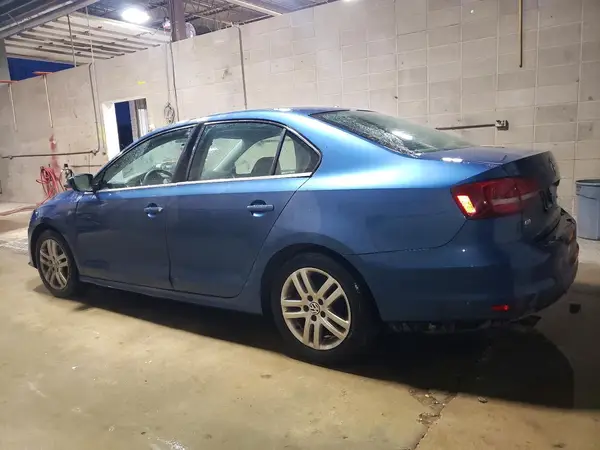 3VW2B7AJ4HM218676 2017 VOLKSWAGEN JETTA - Image 2