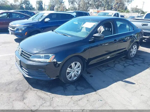 3VW2B7AJ4HM227197 2017 VOLKSWAGEN JETTA - Image 2