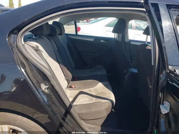 3VW2B7AJ4HM227197 2017 VOLKSWAGEN JETTA - Image 8