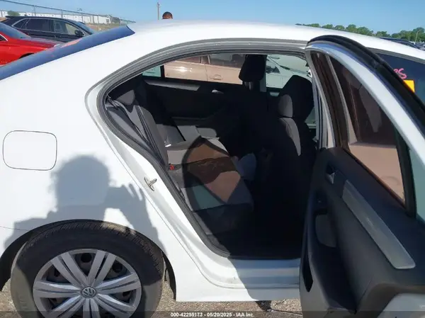 3VW2B7AJ4HM230472 2017 VOLKSWAGEN JETTA - Image 8