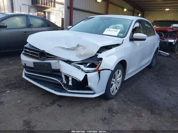 3VW2B7AJ4HM233162 2017 VOLKSWAGEN JETTA - Image 2