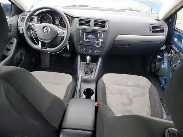 3VW2B7AJ4HM239057 2017 VOLKSWAGEN JETTA - Image 8