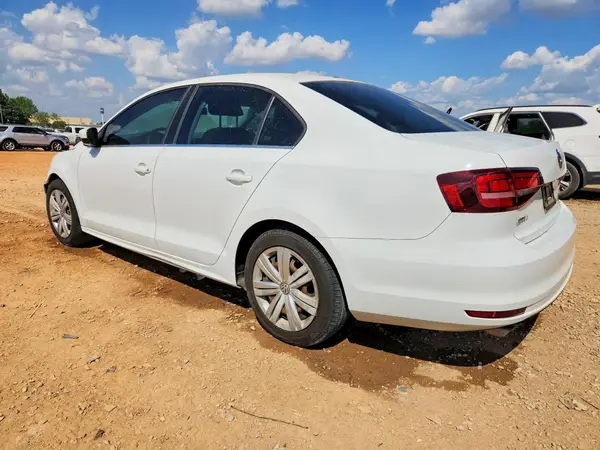 3VW2B7AJ4HM241956 2017 VOLKSWAGEN JETTA - Image 2