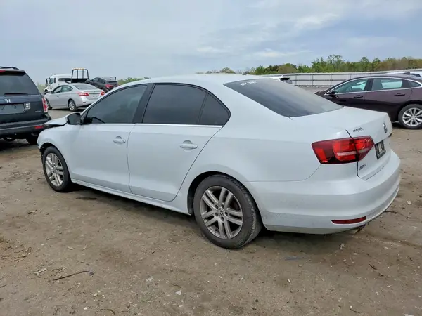 3VW2B7AJ4HM246669 2017 VOLKSWAGEN JETTA - Image 2