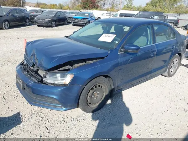 3VW2B7AJ4HM257929 2017 VOLKSWAGEN JETTA - Image 2