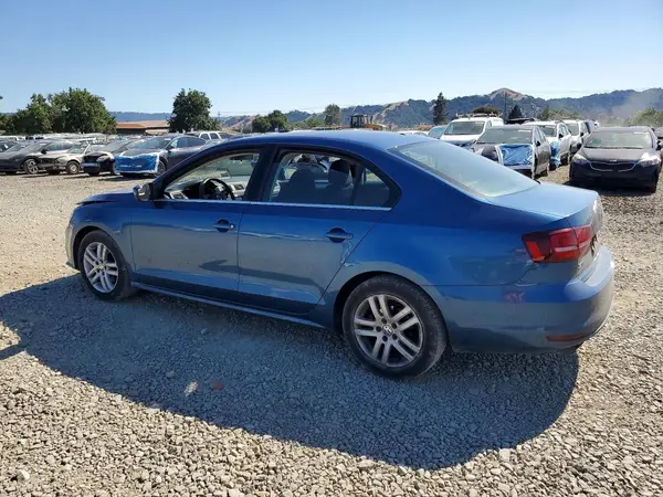 3VW2B7AJ4HM267490 2017 VOLKSWAGEN JETTA - Image 2