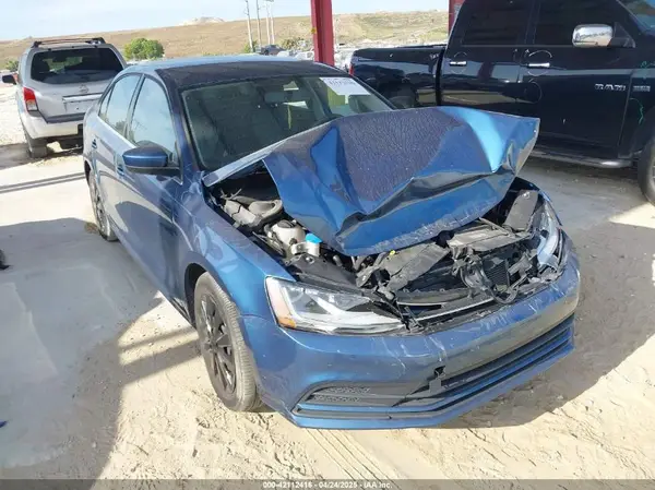 3VW2B7AJ4HM269353 2017 VOLKSWAGEN JETTA - Image 1