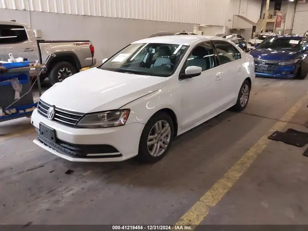 3VW2B7AJ4HM270602 2017 VOLKSWAGEN JETTA - Image 2