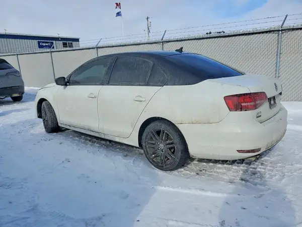 3VW2B7AJ4HM272429 2017 VOLKSWAGEN JETTA - Image 2